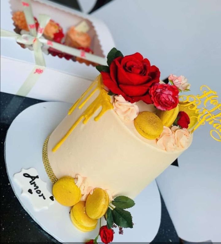 Golden Amor Cake