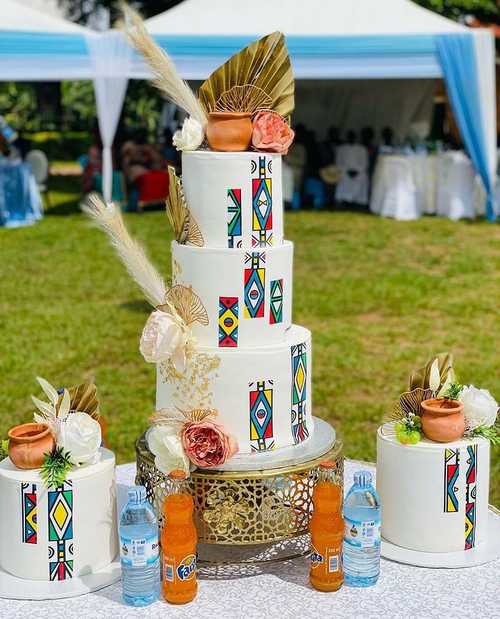 Introduction cakes( kukyala/ kwanjula)