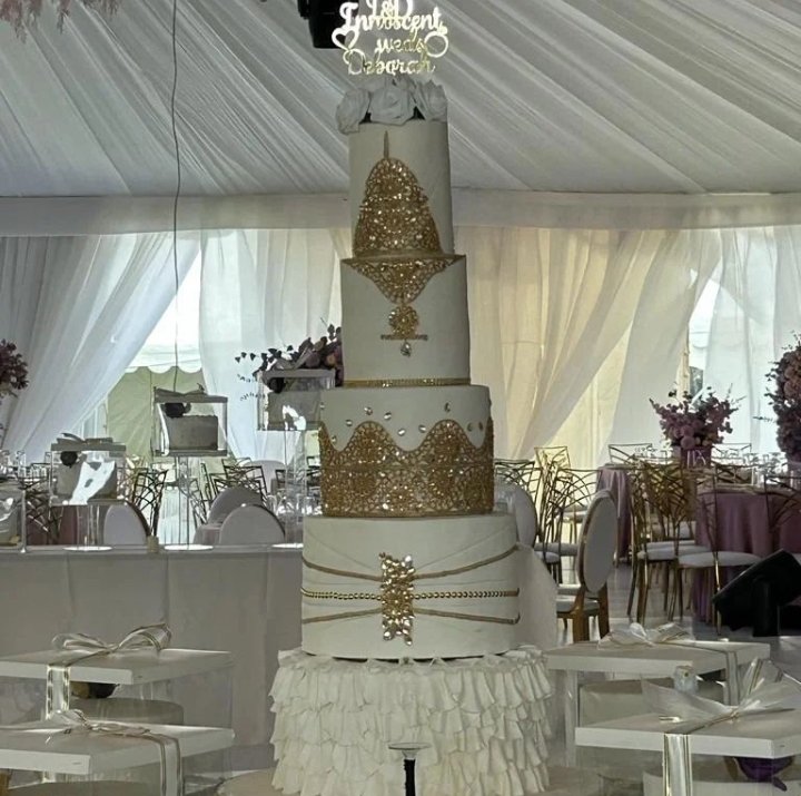 Grand Royal Majesty Cake