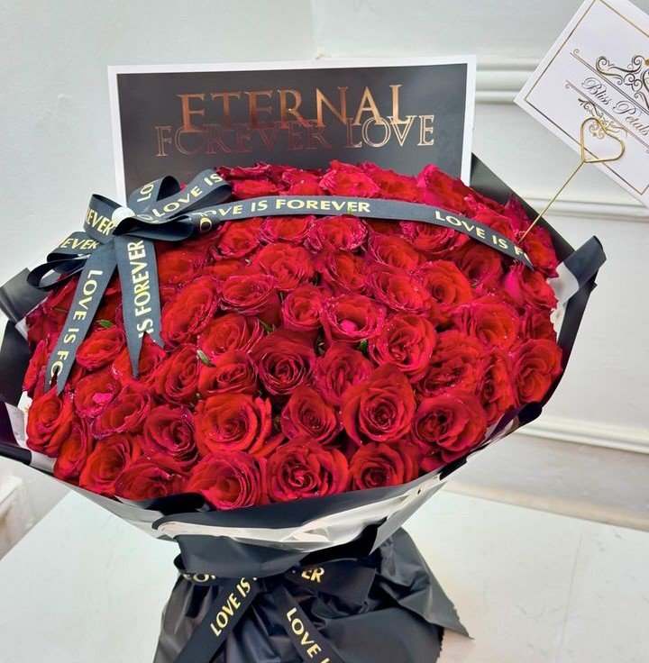 Flowers (Natural and artificial)