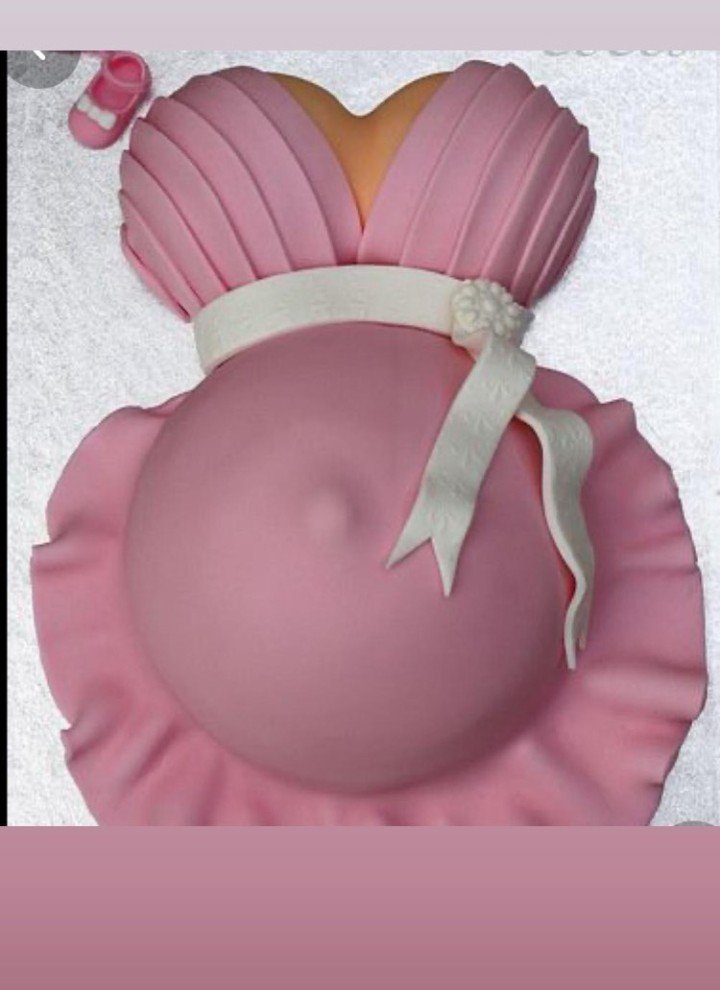 Baby Bump Shower Cake